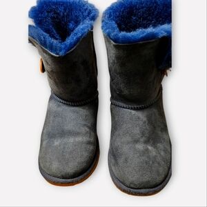 UGG. Bailey Button II. Blue. Size 3. Great Condition!